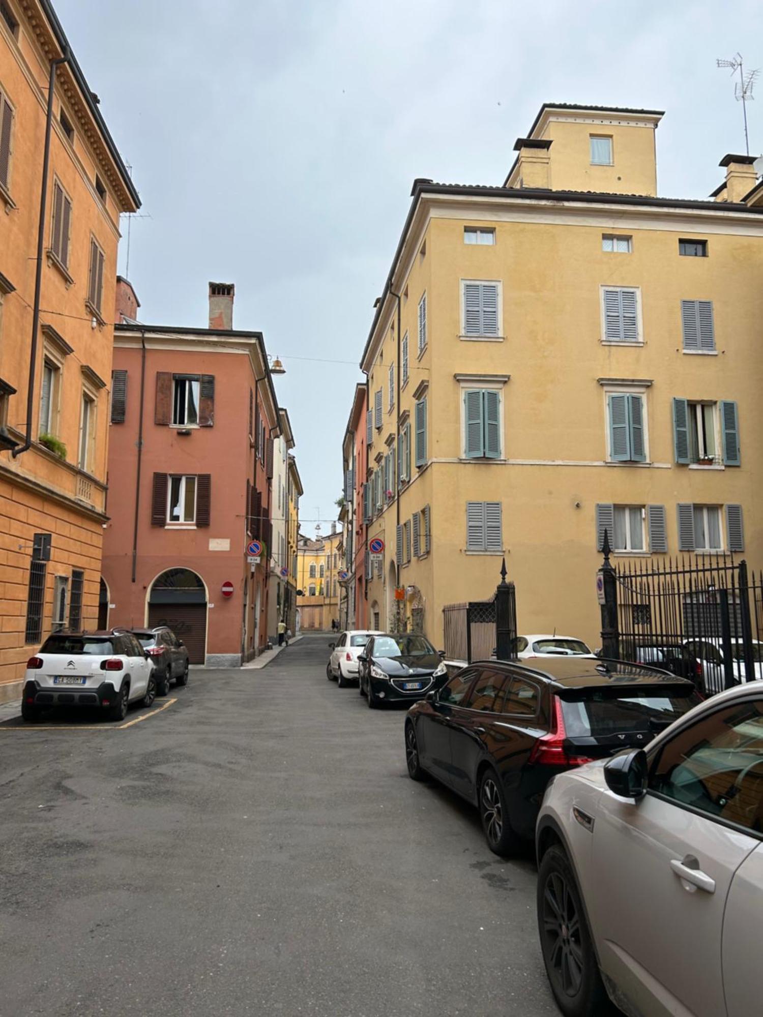 Tower 22 - Centre And Near Train Station Apartment Modena Exterior foto